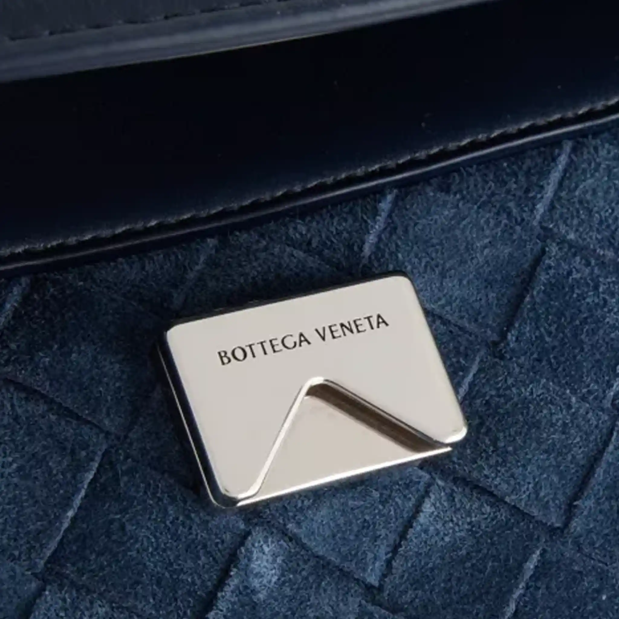 Men's Bottega Veneta Suede Andiamo Messenger Bag