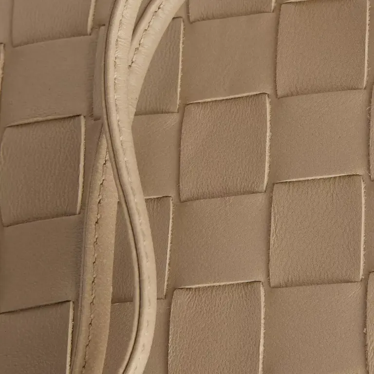Andiamo Leather Wallet-on-Chain strip