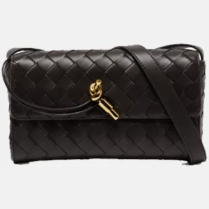 Andiamo leather cross body bag front