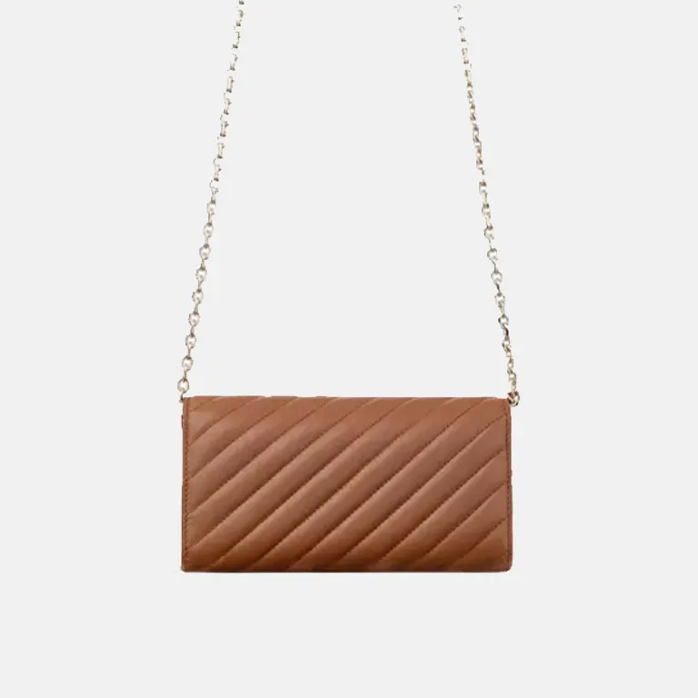Curve Leather Wallet Chain bak