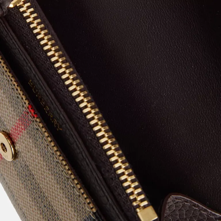 Highlands Canvas And Leather Coin Wallet open