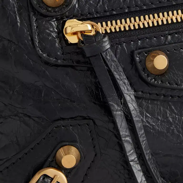Le City Mini Leather Top-Handle Bag zipper