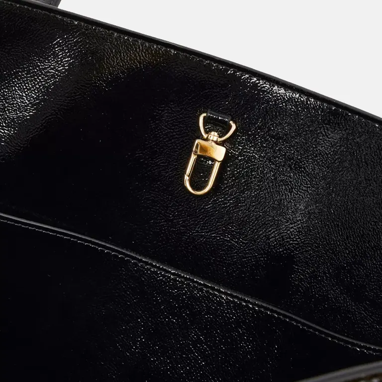 Naplack Lounge Leather Tote Bag hanble