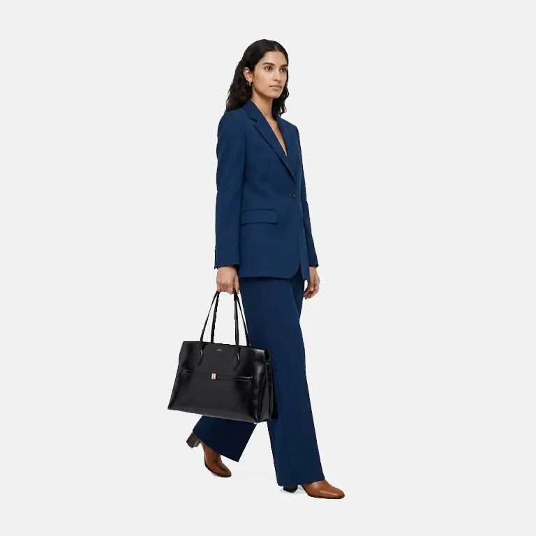 Naplack Lounge Leather Tote Bag model