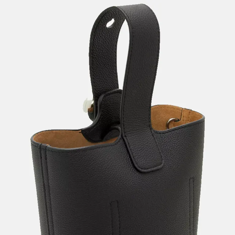 Pebble mini leather bucket bag blacl back