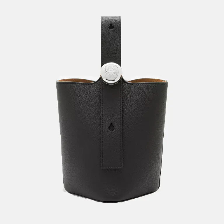 Pebble mini leather bucket bag blacl front