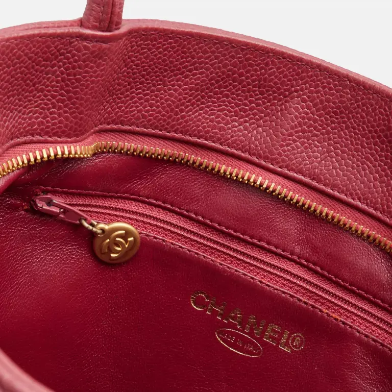 Pre-Loved Chanel Medallion Leather Tote Bag zip