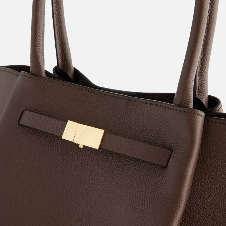 The New York Leather Tote Bag handle