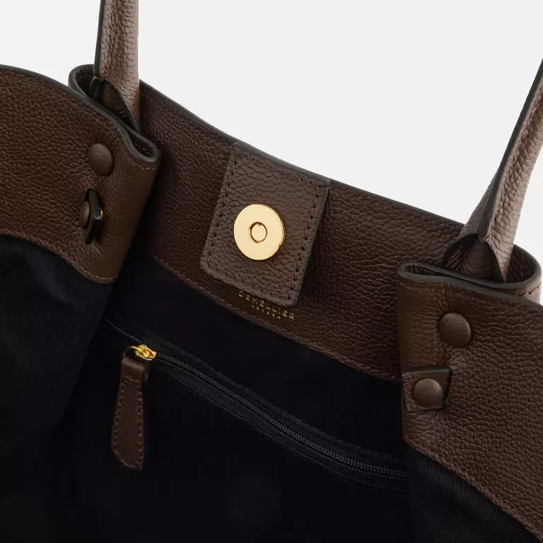 The New York Leather Tote Bag open