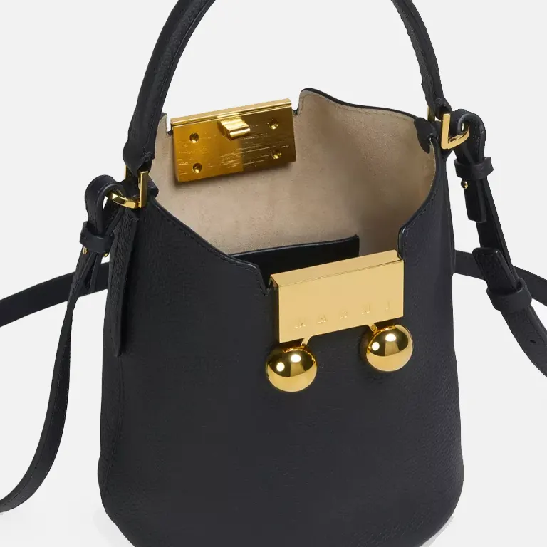 Trunkeroo Bucket Leather Shoulder Bag open