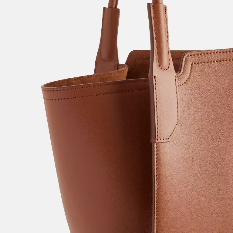 Victoria Leather Tote Bag close