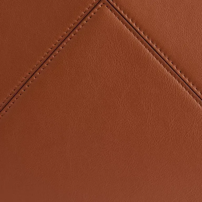 Victoria Leather Tote Bag too close