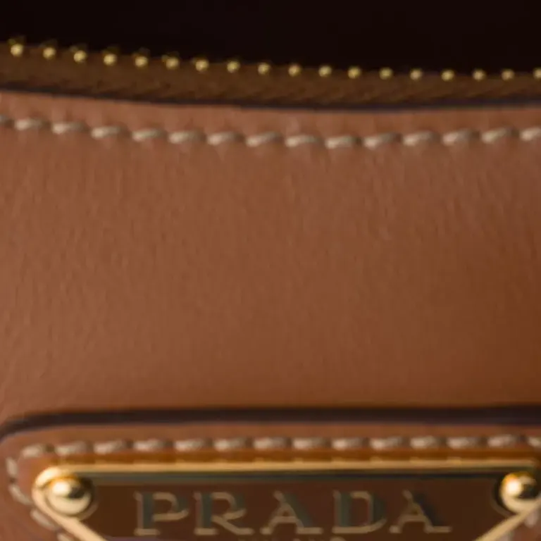 Arqué Mini Leather Shoulder Bag zip