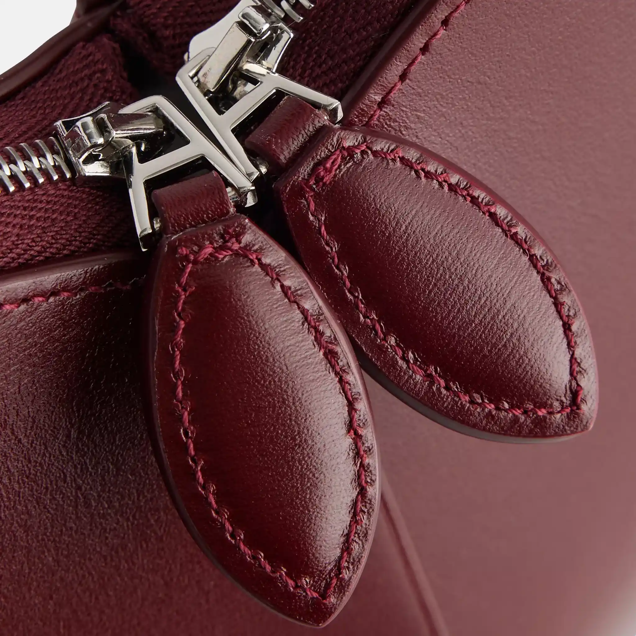 Le Coeur Leather Shoulder Bag