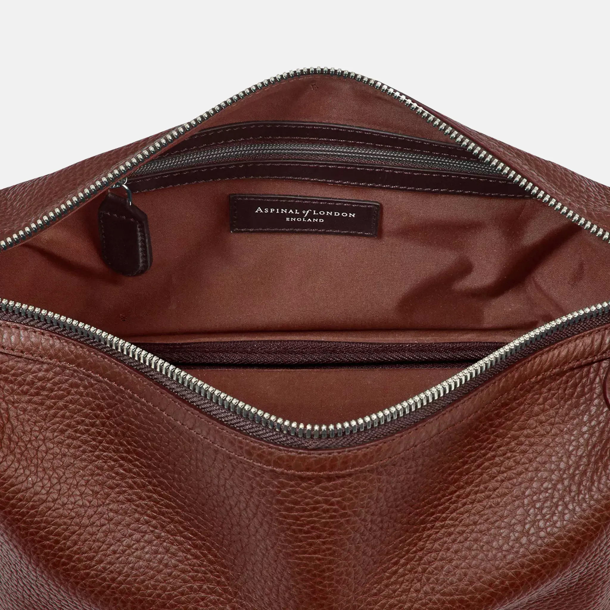Reporter logo-embellished leather wash bag