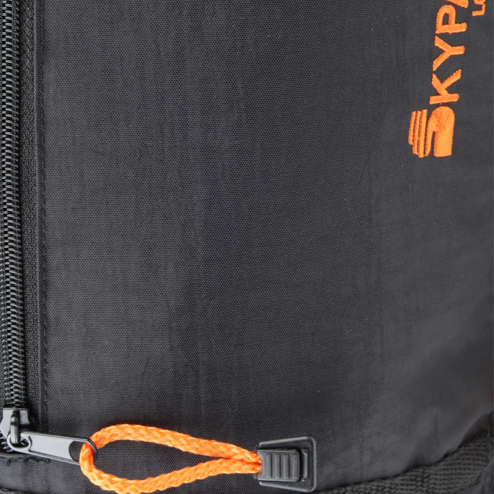 Skypak woven travel bag