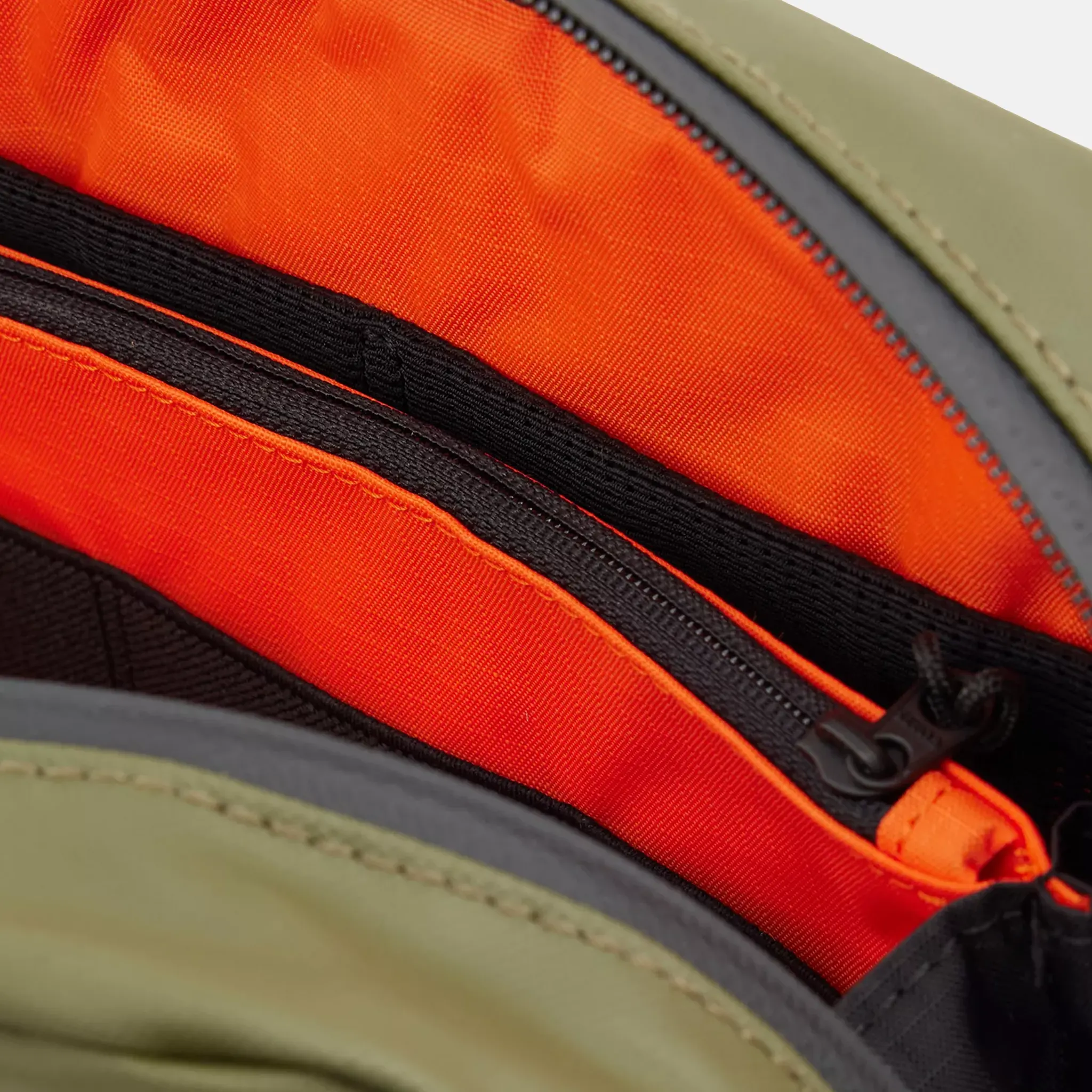 Tech Woven Green Washbag
